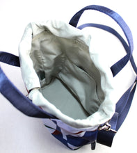 画像をギャラリービューアに読み込む, レガートラルゴ Legato Largo LIPT-F003 パピエティグルコラボ 巾着2WAYショルダー パリ オシャレ PARIS トリコロール 旅行バッグ 通勤ショルダーバッグ 送料無料