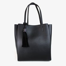 画像をギャラリービューアに読み込む, ペレンネ PERENNE 911 肩から掛けられる縦型トートバッグ キラキラのフリンジ付き ブラック>フォーマルバッグ仕様