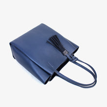 画像をギャラリービューアに読み込む, ペレンネ PERENNE 911 肩から掛けられる縦型トートバッグ キラキラのフリンジ付き ブラック>フォーマルバッグ仕様