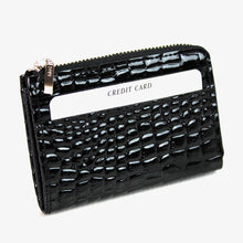 画像をギャラリービューアに読み込む, ワニ型押 Lファスナー小銭入れ 19124 エナメル仕上げ レディースサイフ メンズサイフ 送料無料
